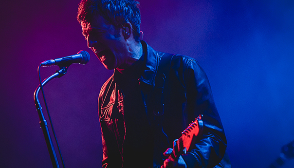 Noel Gallagher flies high with his birds in Oakland | PHOTOS
