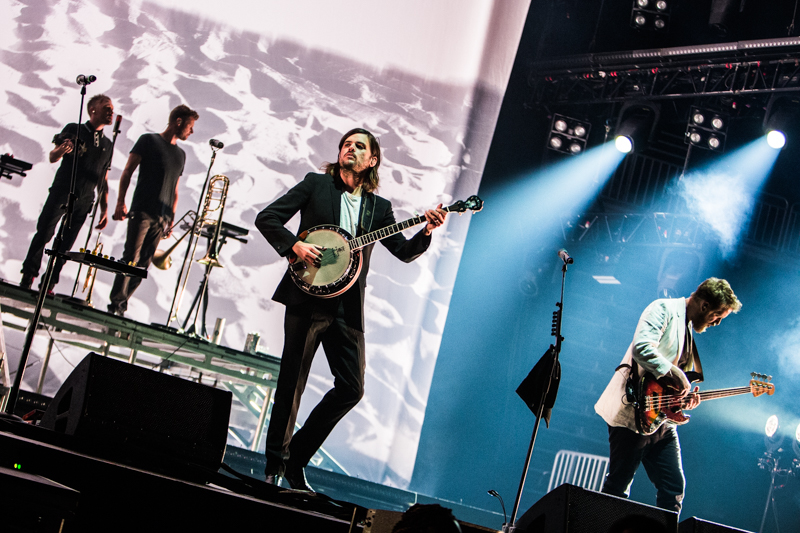 Mumford & Sons personify 'Delta,' show growth in San Francisco