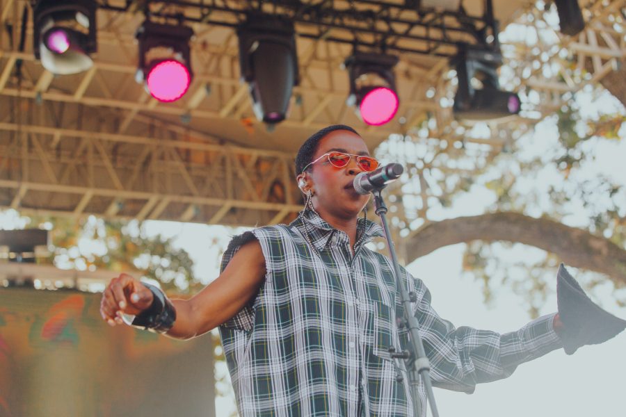 Lauryn Hill fashionably late, undercard steals show Sunday at
