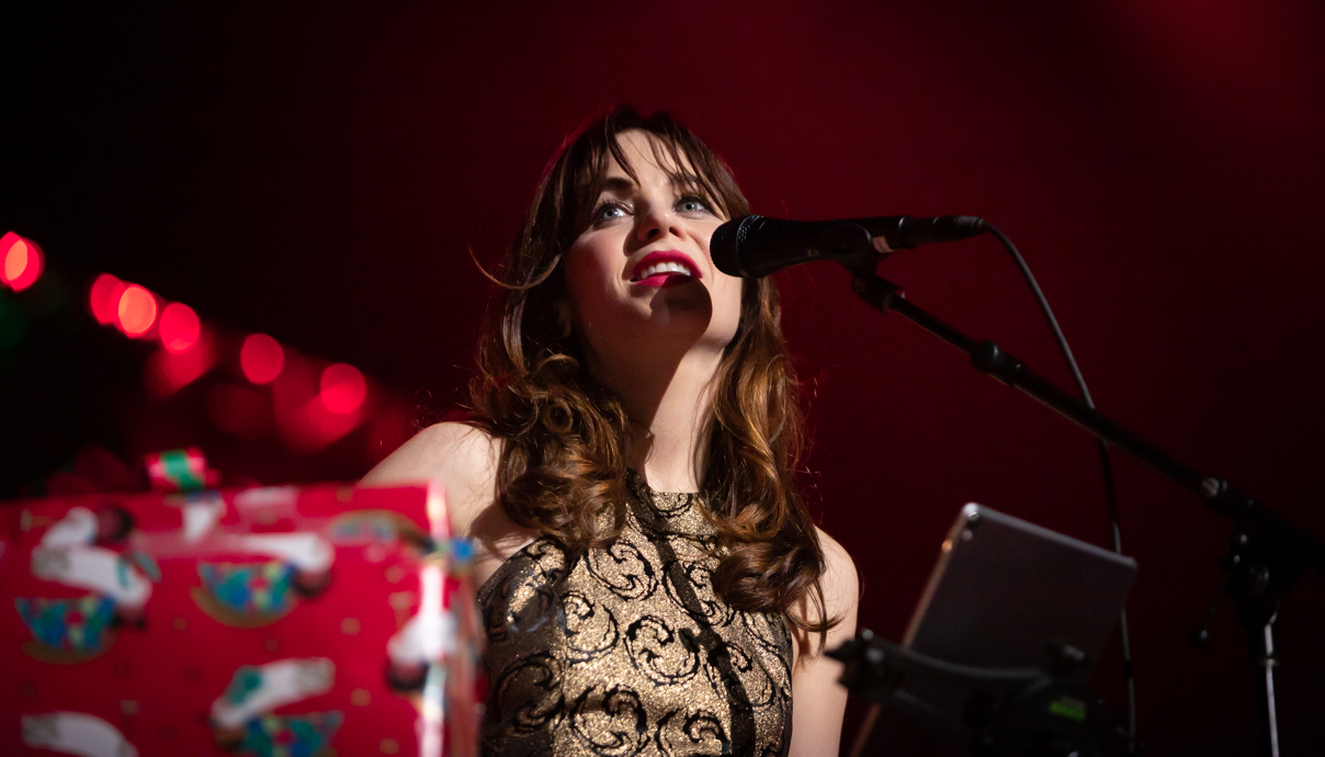 Zooey Deschanel – Movies, Bio and Lists on MUBI, image size:1208x690