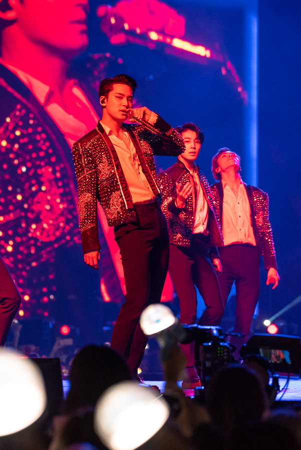 K-pop group Seventeen (SVT) shows strength in numbers San Jose