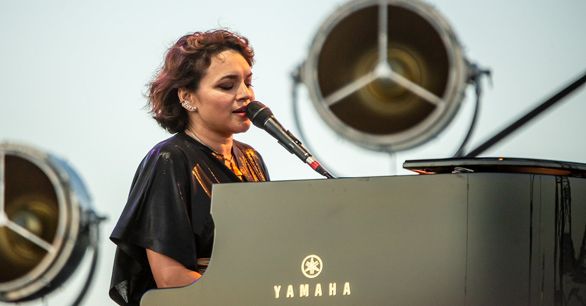 Norah Jones, Regina Spektor turn Oxbow RiverStage into a nightclub