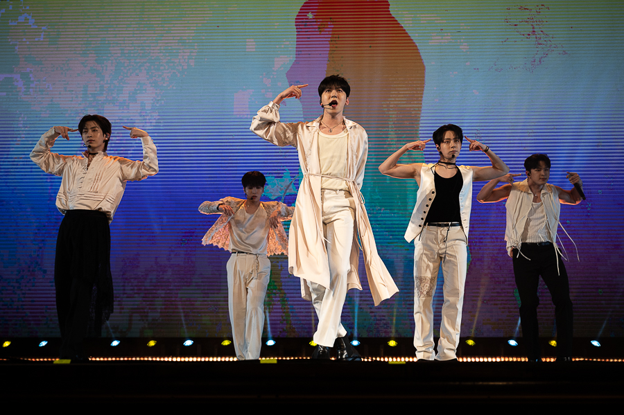 K-POP・アジア oneus theatre REVIEW: K-poppers ONEUS welcome spring in Oakland | RIFF