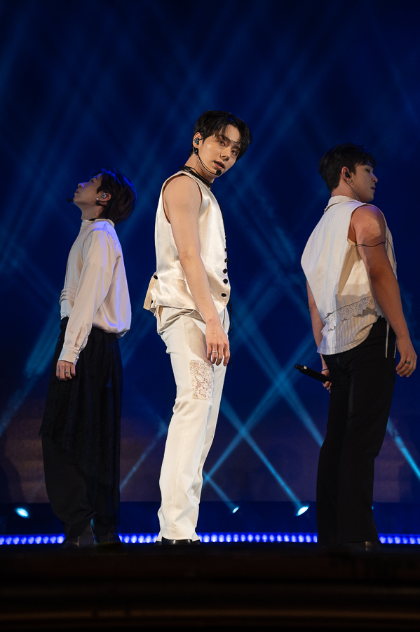 K-POP・アジア oneus theatre REVIEW: K-poppers ONEUS welcome spring in Oakland | RIFF