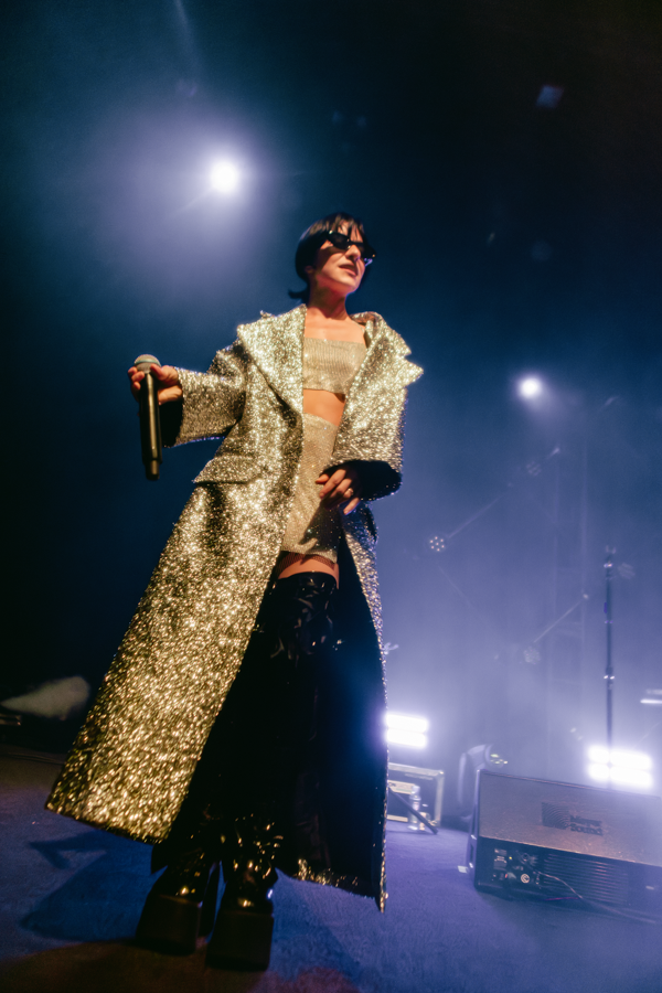 The Veronicas ring in 'Gothic Summer' at SF tour opener | REVIEW