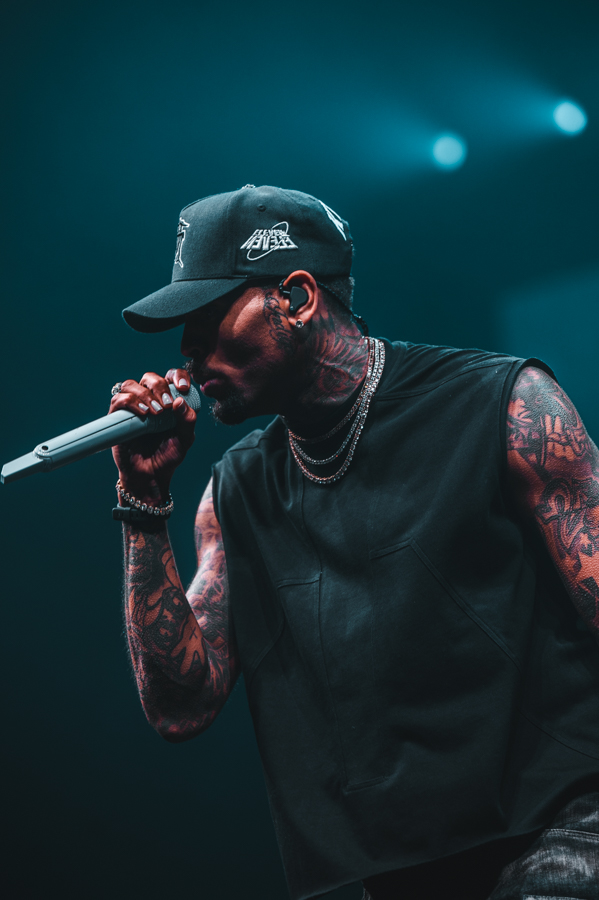 REVIEW: Chris Brown takes flight in Oakland | RIFF Magazine