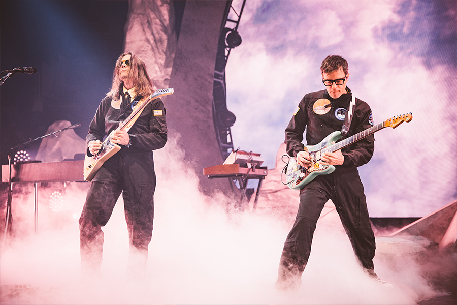 REVIEW: Weezer crosses the galaxy in San Francisco | RIFF