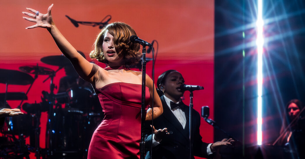 REVIEW: RAYE fully embraces her dramatic era, family ties in San Francisco REVIEW: RAYE fully embraces her dramatic era, family ties in San Francisco