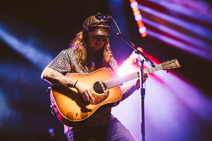 Billy Strings lets the jams run long on first of two nights in Oakland ...